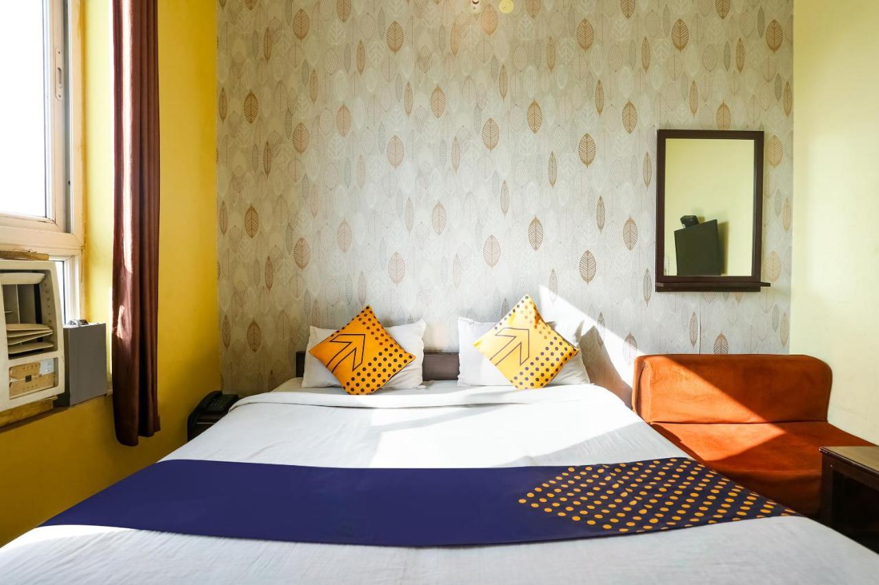 Spot On 72060 Hotel Kaushik Kakarmatha Exterior foto
